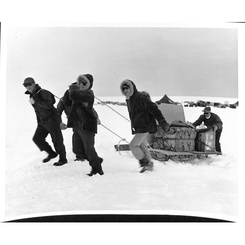 955 - Operation Highjump / Windmill. 1946-48 Large (mainly 25x20cm) Press Photos taken during 1946-47 Oper... 