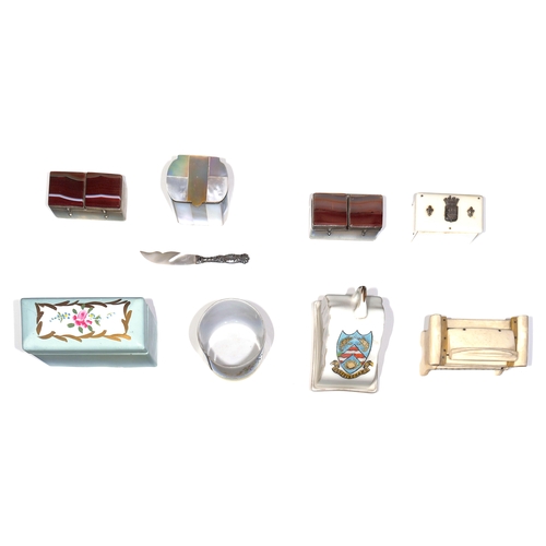 7 - Stamp boxes made from Agate inlaid into wood, marble (faults), bone, ivory, mother of pearl (2, one ... 