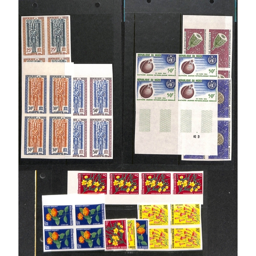 877 - Niger. 1921 - c.1990 Mint and used collection with covers, die and plate proofs. (100s).