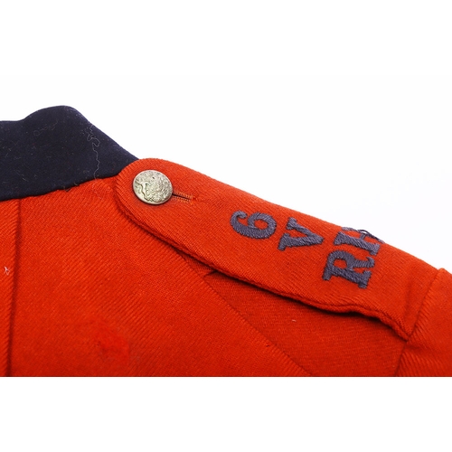101 - Victorian Other Ranks scarlet tunic for a private of the Fife Volunteers. 4 pocket wool tunic with b... 