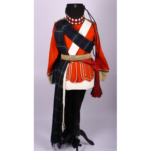 323 - Highland Light Infantry Full Dress Uniform of Major W M Hamilton, the set consists of his original f... 