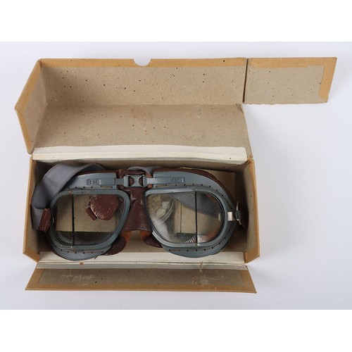 850 - WW2 RAF Mk.VIII Flying Goggles, Unissued in Box. A very nice pair of original Mk.VIII flying goggles... 
