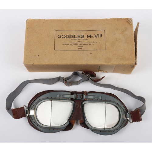 850 - WW2 RAF Mk.VIII Flying Goggles, Unissued in Box. A very nice pair of original Mk.VIII flying goggles... 
