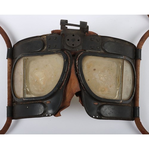 851 - WW2 RAF Mk.IVB Flying Goggles. An original pair of original Mk.IVB flying goggles. The frame is in g... 