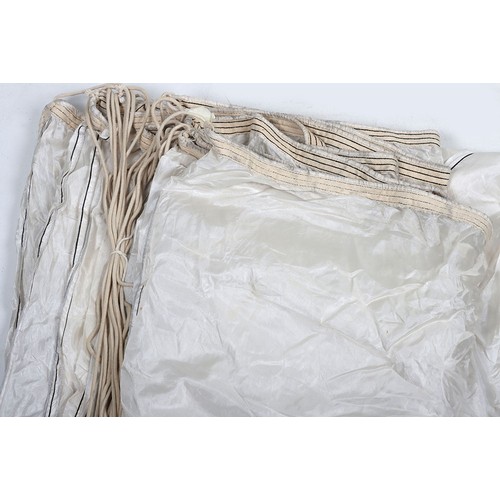 873 - WW2 RAF Silk Parachute. A good large size type of silk parachute canopy. The chute looks to be in fa... 