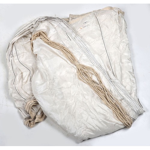 873 - WW2 RAF Silk Parachute. A good large size type of silk parachute canopy. The chute looks to be in fa... 