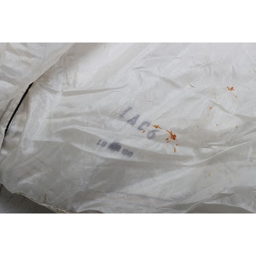 873 - WW2 RAF Silk Parachute. A good large size type of silk parachute canopy. The chute looks to be in fa... 