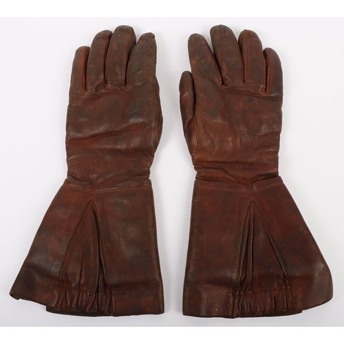 882 - WW2 RAF H Type Flying Electrically Heated Gloves. A fine pair of original RAF H type flying gloves. ... 