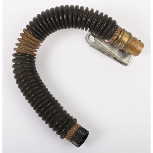 884 - WW2 RAF E/G Type Oxygen Mask Hose with Clip. A fair example of an original Oxygen hose as used by th... 