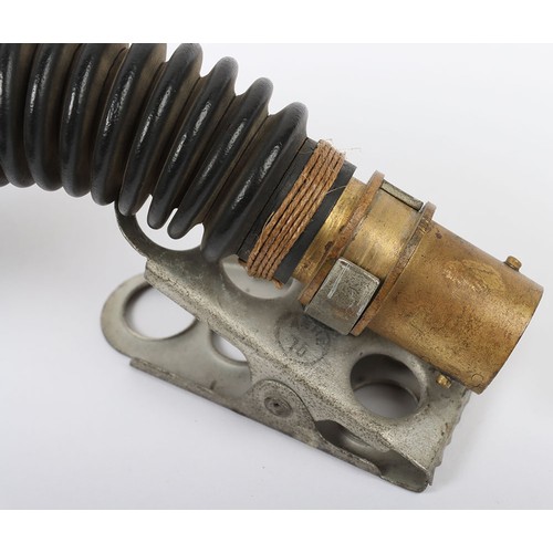 884 - WW2 RAF E/G Type Oxygen Mask Hose with Clip. A fair example of an original Oxygen hose as used by th... 