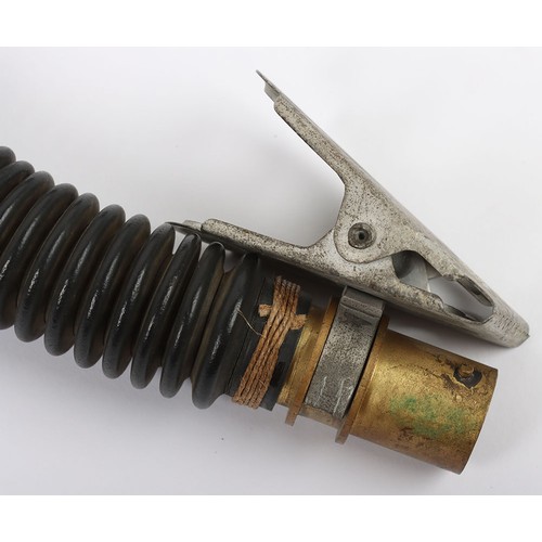 884 - WW2 RAF E/G Type Oxygen Mask Hose with Clip. A fair example of an original Oxygen hose as used by th... 