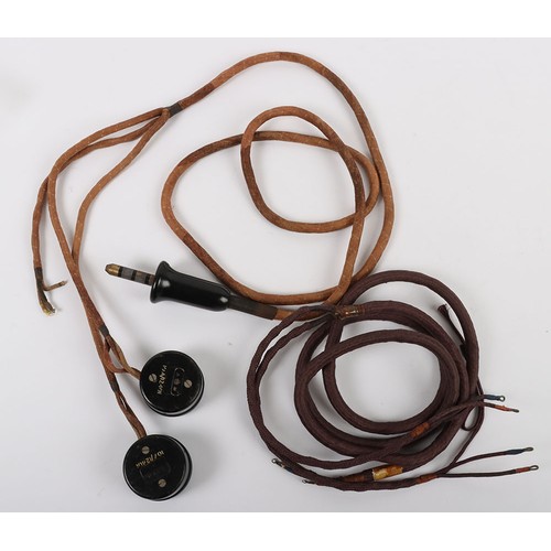 891 - WW2 RAF External Type Wiring Loom & Recievers. A good set of early 'AM' marked receivers with th... 
