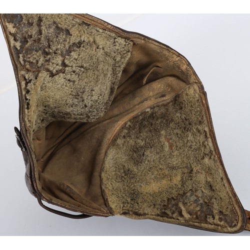 895 - WW2 RAAF B Type Flying Helmets, Four Examples. A selection of four original WW2 Royal Australian Air... 