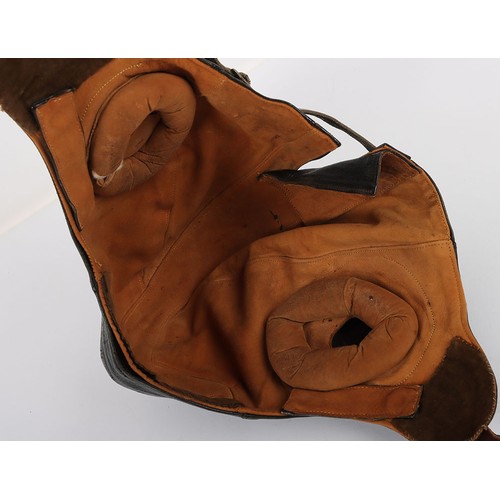 895 - WW2 RAAF B Type Flying Helmets, Four Examples. A selection of four original WW2 Royal Australian Air... 