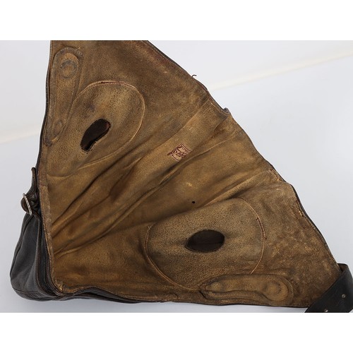 895 - WW2 RAAF B Type Flying Helmets, Four Examples. A selection of four original WW2 Royal Australian Air... 