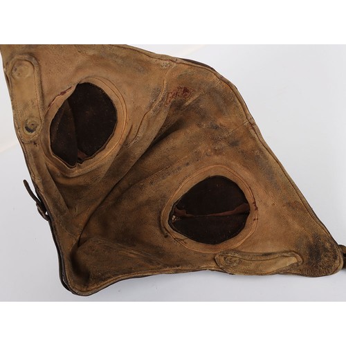 896 - WW2 RAAF B Type Flying Helmets, Four Examples. A selection of four original WW2 Royal Australian Air... 