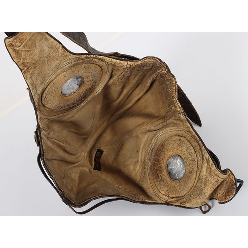 896 - WW2 RAAF B Type Flying Helmets, Four Examples. A selection of four original WW2 Royal Australian Air... 