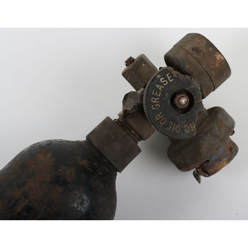 898 - WW2 RAF Portable Oxygen Bottle, 1940 Dated. A fair example of the early Mk1a portable oxygen bottle ... 