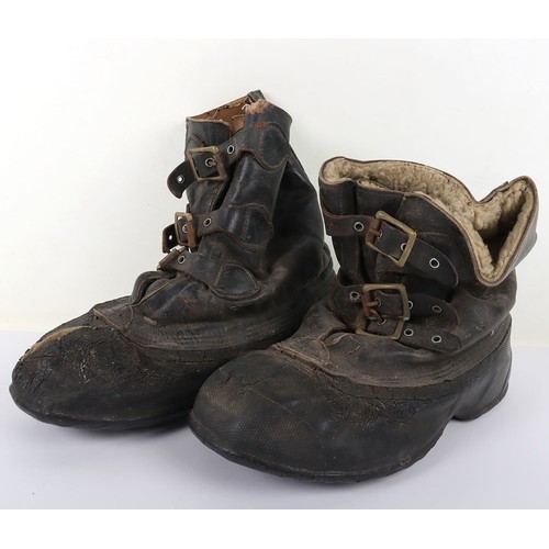 905 - WW2? US Army / Air Force Cold Weather Boots, well worn pair of leather short pattern boots with larg... 