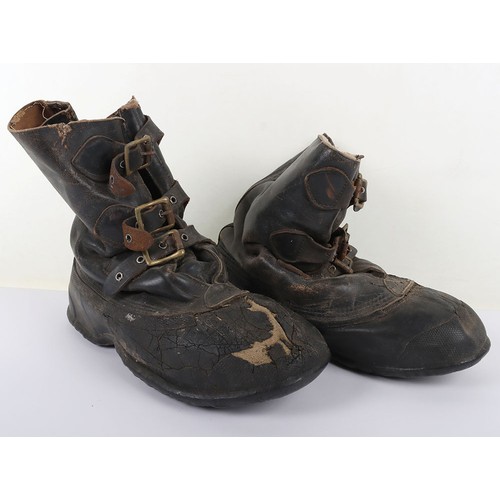 905 - WW2? US Army / Air Force Cold Weather Boots, well worn pair of leather short pattern boots with larg... 