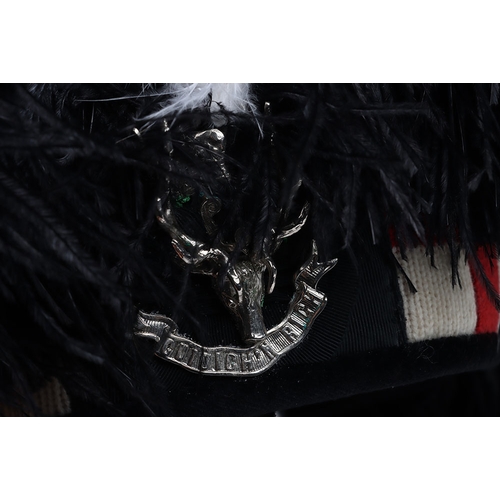 23 - Seaforth highlanders ostrich feather bonnet with correct 5 tails, silk rosette & badge, diced ba... 