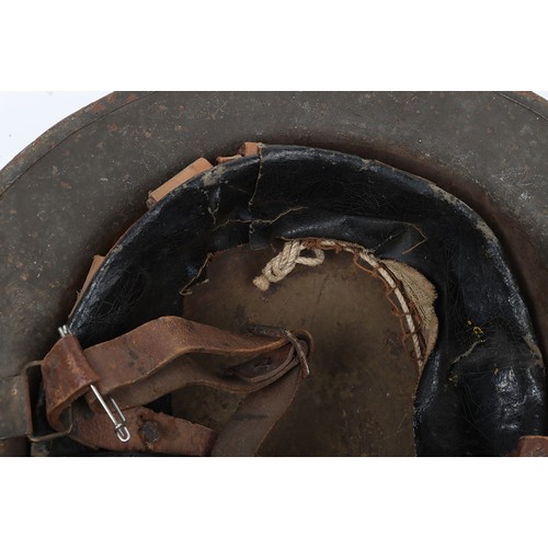 41 - WW1 British Steel Combat Helmet with Divisional Sign, interesting 2nd pattern example of a British W... 