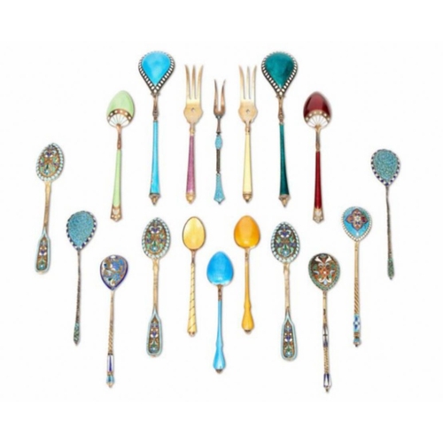 14 - 40A LARGE COLLECTION OF EIGHTEEN SILVER AND ENAMEL SPOONS AND FORKS, RUSSIAN OVICHINKOV AND EUROPEAN