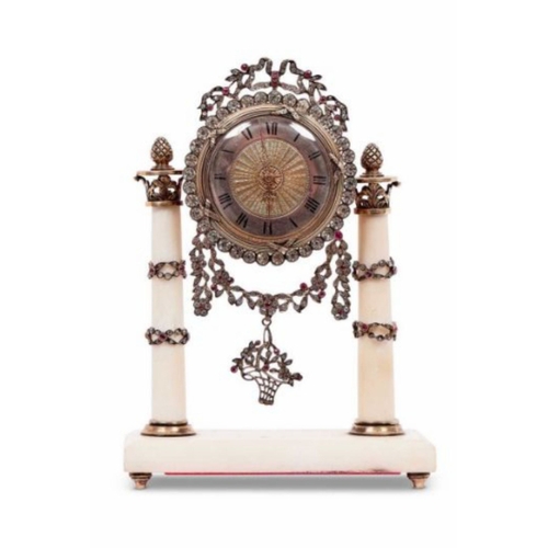 22 - A SILVER AND GEM MOUNTED MINIATURE CLOCK, FRENCH, LATE 19TH / EARLY 20TH CENTURY