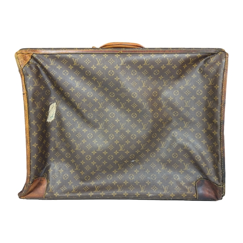 106 - Louis Vuitton Vintage Monogram Travel Bag