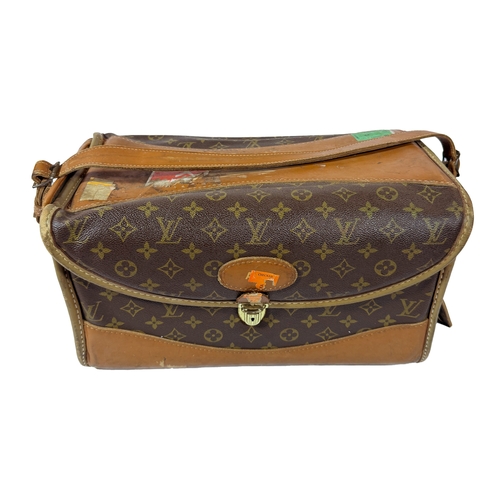 112 - Louis Vuitton Vintage Train Case Monogram Canvas Carry On Vanity Bag Luggage