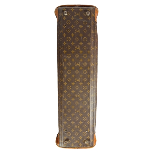 18 - Louis Vuitton Vintage Monogram Pullman Travel Bag.