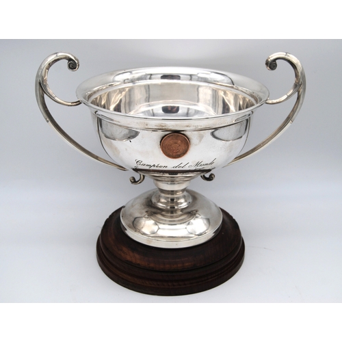 179 - Magnificent Large Cup Presented to Juan Manuel FangioA magnificent large cup presented to Juan Manue... 