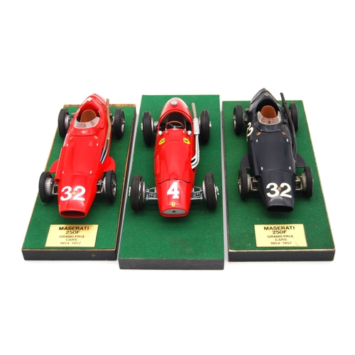 81 - Two 1:24 Scale Models of 1950s Grand Prix Maserati, also 1:20 Ferrari 500 (3)Two fine white metal mo... 