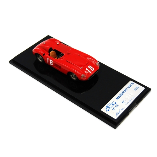 82 - A 1:43 Maserati 300S, 250GT SWB and 250GTO KitA 1/43 scale Maserati 300S, a 1/24th Ferrari 250GT SWB... 