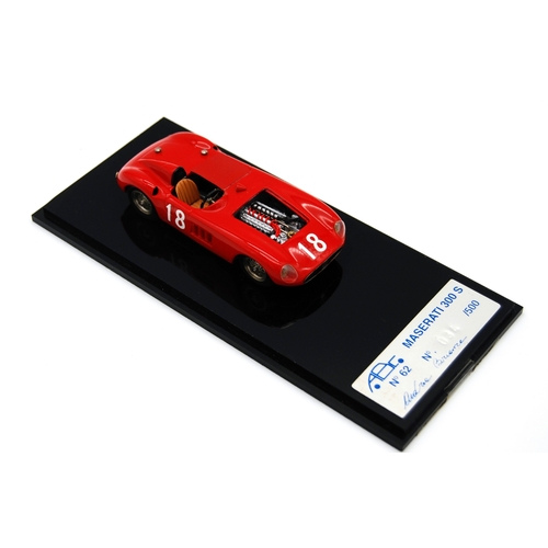 82 - A 1:43 Maserati 300S, 250GT SWB and 250GTO KitA 1/43 scale Maserati 300S, a 1/24th Ferrari 250GT SWB... 