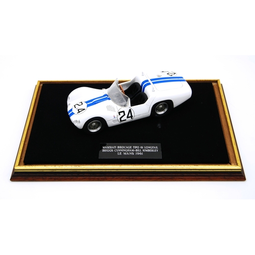86 - A fine 1:24 scale 1961 Le Mans Maserati Tipo 61 LongtailA fine 1:24 scale hand built model of the 19... 