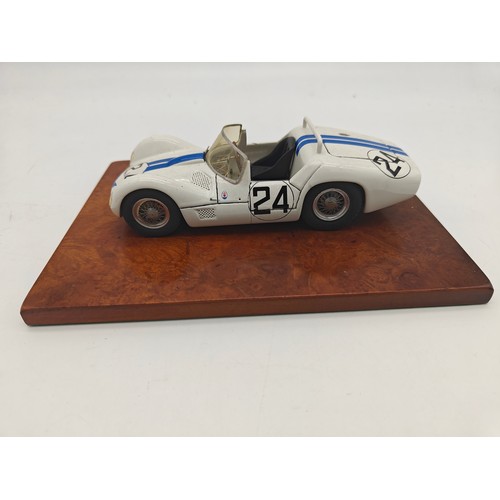 95 - Two Maserati Tipo 60 / 61 Birdcage Models on PlinthsTwo 1/24 Maserati Tipo 60 / 61 Birdcage models o... 