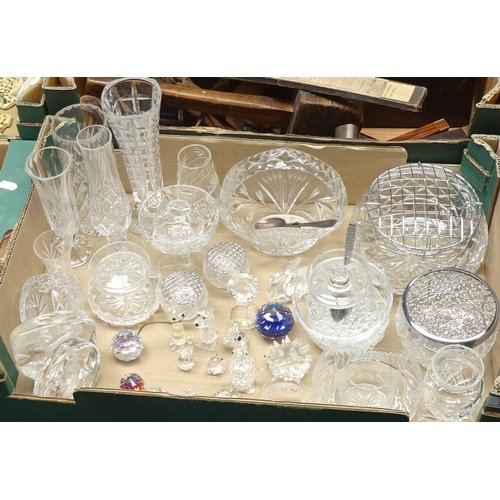 179 - A qty of glass ware to include swarovski crystal, cut glass vases etc.