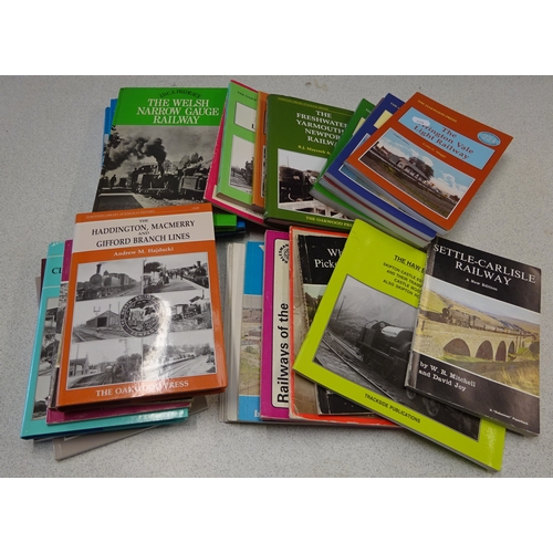 375 - A quantity of railway booklets and books.
