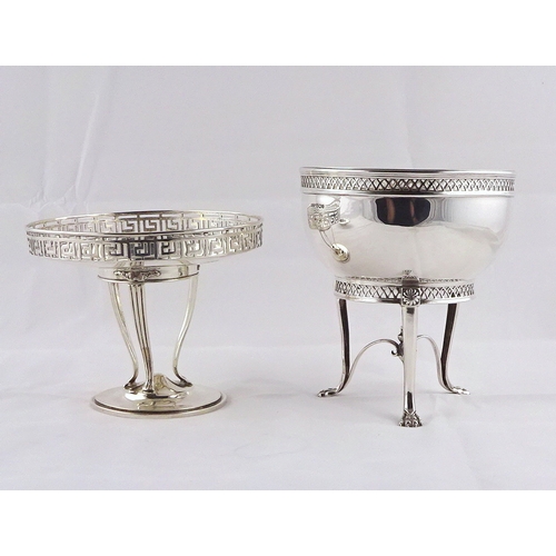 14 - A Georgian revival silver tripod dish having pierced rim, Sheffield 1909.  127mm diameter; a silver ... 