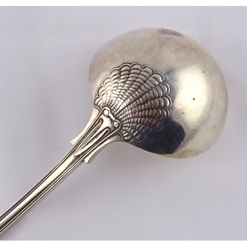 31 - A Victorian silver kings pattern shell back punch ladle, London 1840.  320gr / 345mm long (by instru... 