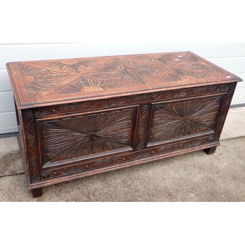 508 - An oak blanket box, 106cm wide