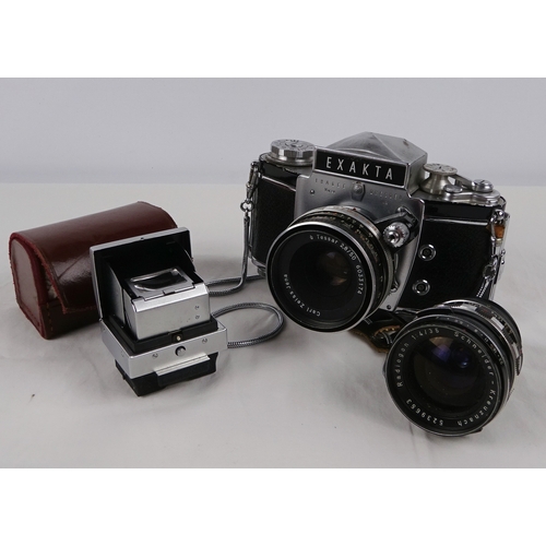 41 - An Exakta Ihagee Varex iia 35mm camera having SLR and waist-level view finders, a Zeiss Tessar 50mm ... 