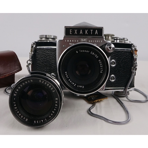 41 - An Exakta Ihagee Varex iia 35mm camera having SLR and waist-level view finders, a Zeiss Tessar 50mm ... 