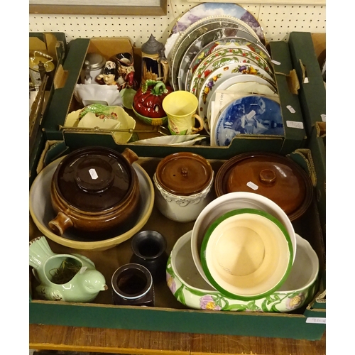 96 - A large quantity of misc ceramics to include table lamp, plates, figures etc (4).