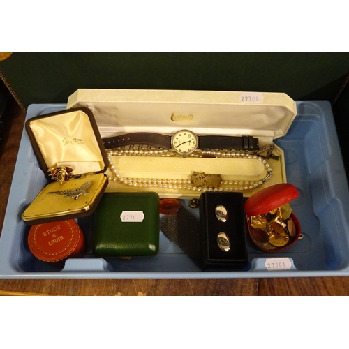 97 - A selection of misc wooden wares to include biscuit barrel, clocks, barometer etc together with a sm... 