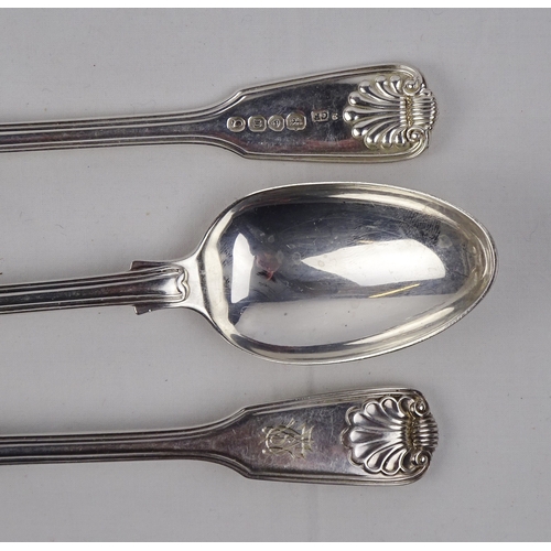 376 - Six matching silver shell and fiddle pattern dessert spoons, London 1828.  Each 180mm long / 340gr