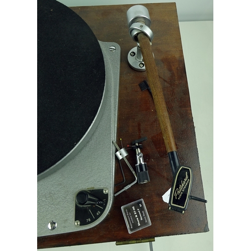 430 - A Garrard turntable model 301 schedule No 51400/1, motor turns turntable. All electricals sold as se... 