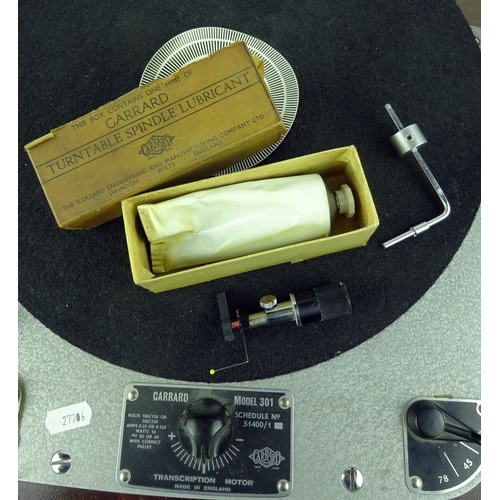 430 - A Garrard turntable model 301 schedule No 51400/1, motor turns turntable. All electricals sold as se... 