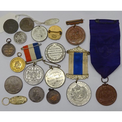 425 - A quantity of York & Yorkshire related medals & tokens.